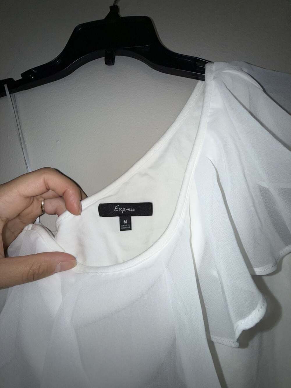 Express One Shoulder Ruffle Top White Size M - Picture 2 of 3